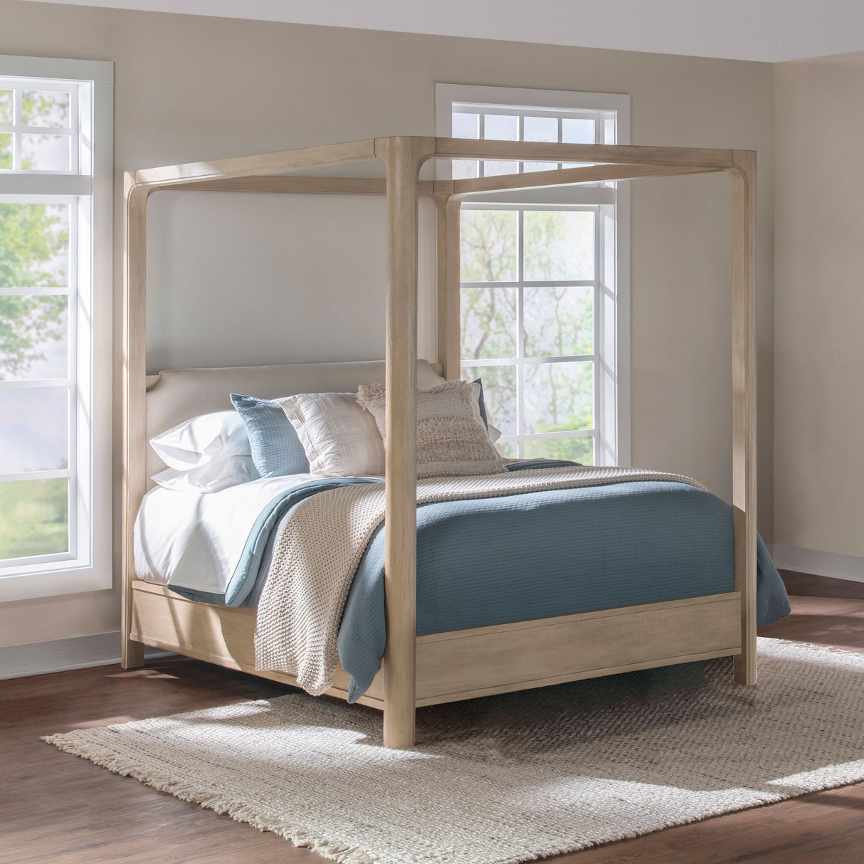 Solano Canopy Panel Platform Bed - Furniture World