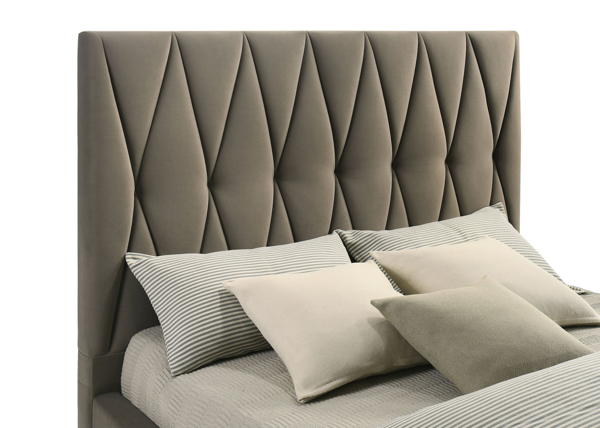 Delsea Panel Platform Bed - Furniture World