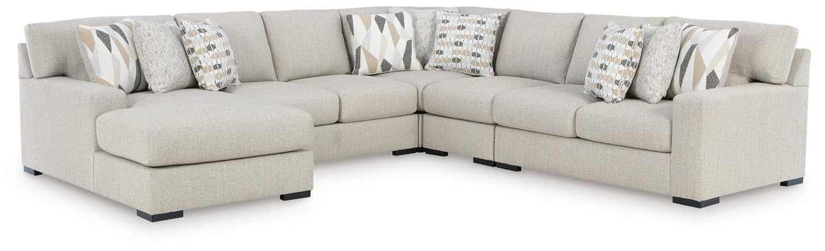 Laurelgrove Sectional with Chaise