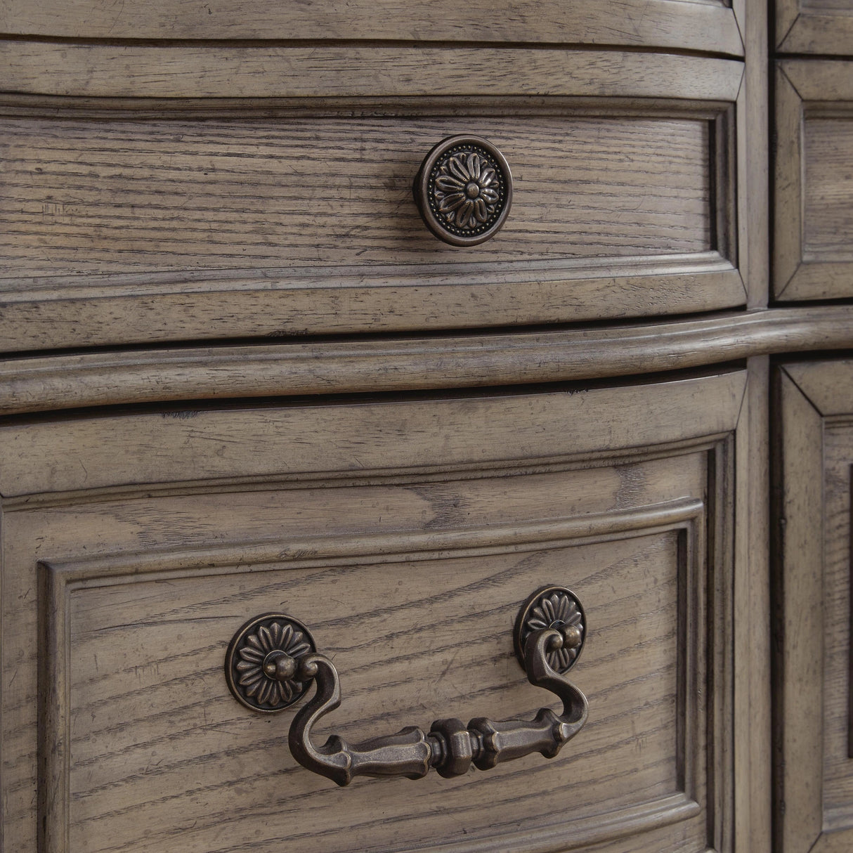 Ardenfield Chest of Drawers