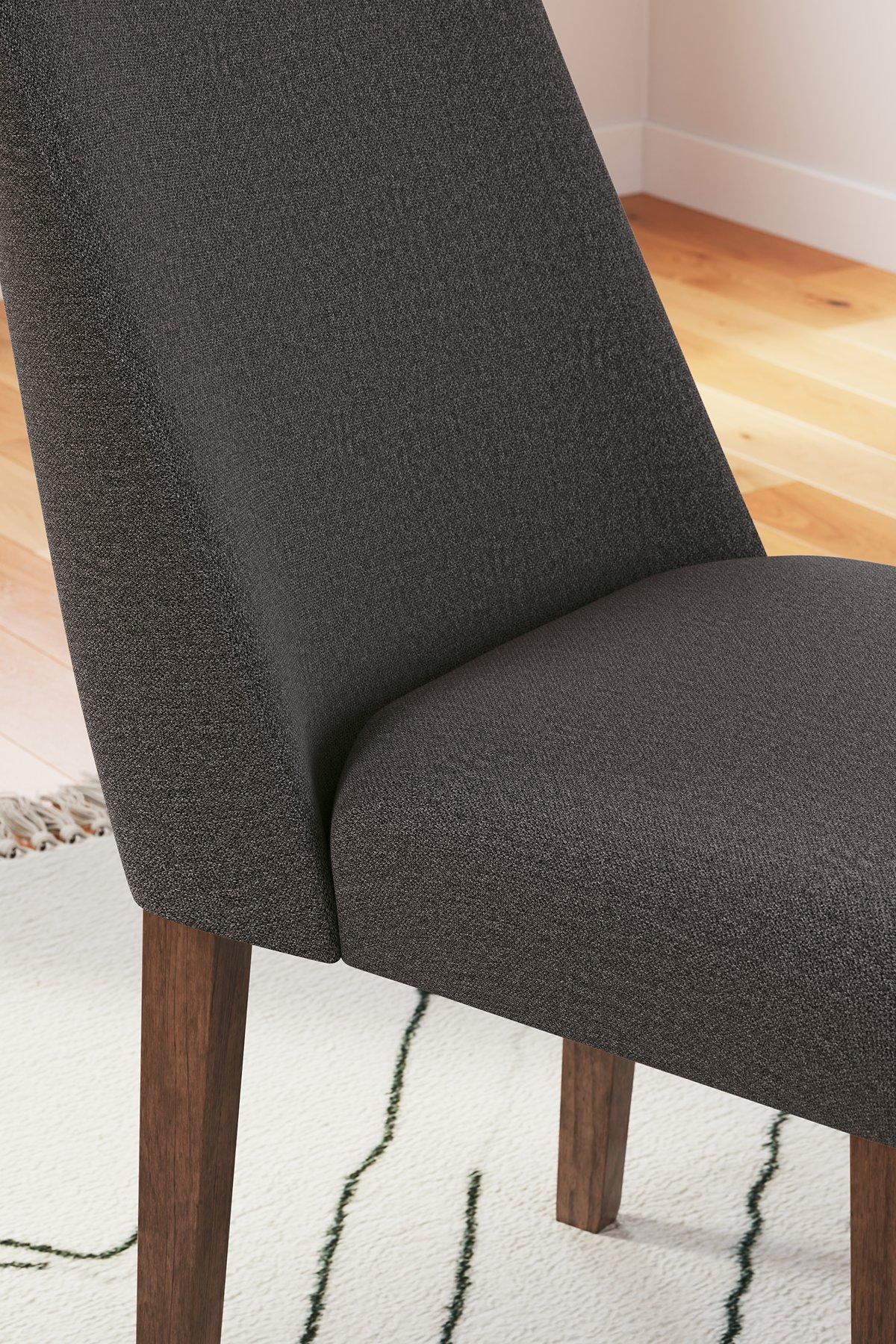 Lyncott Dining Room Set - Furniture World