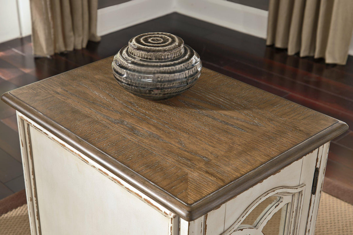 Realyn Table Set - Furniture World