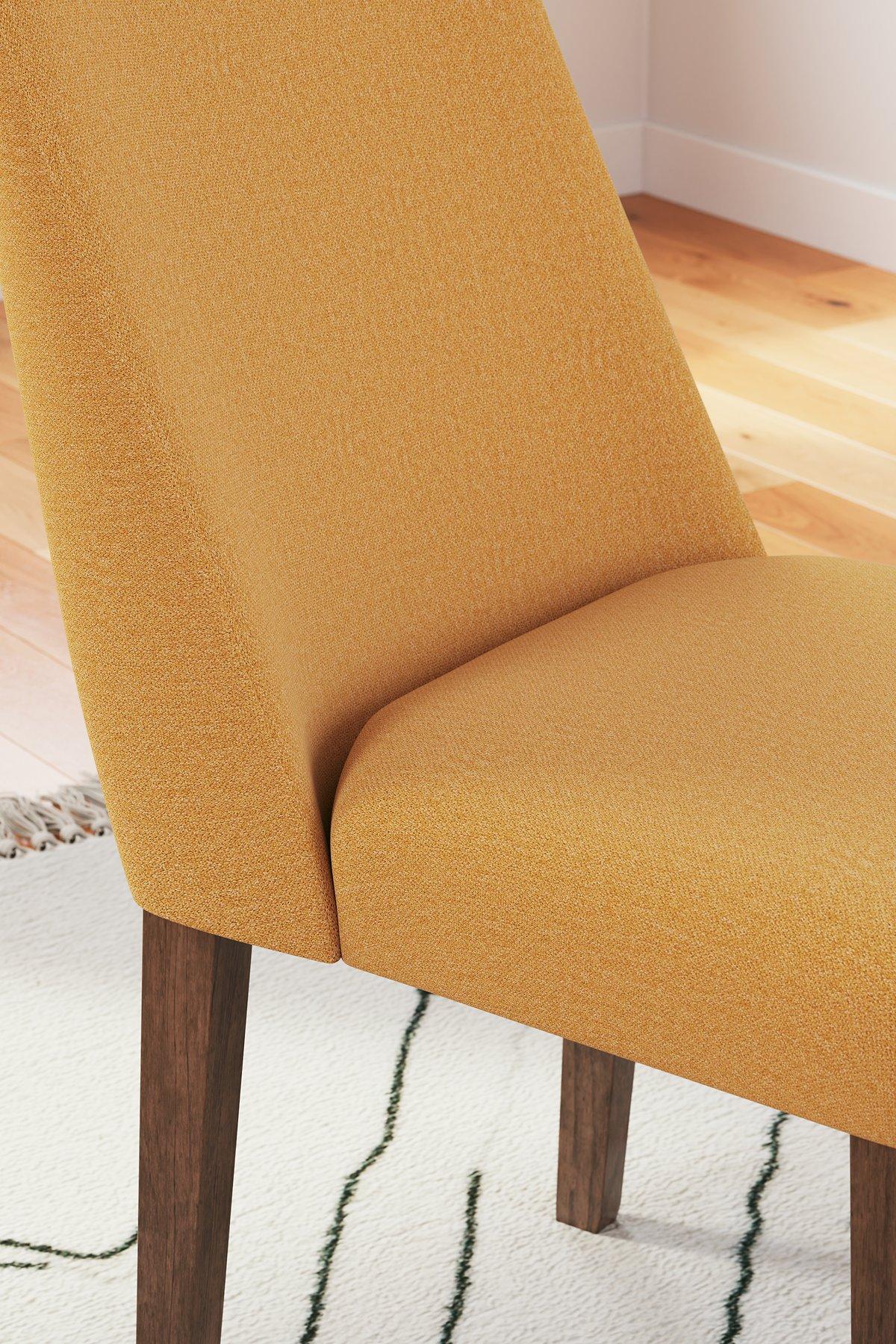 Lyncott Dining Room Set - Furniture World