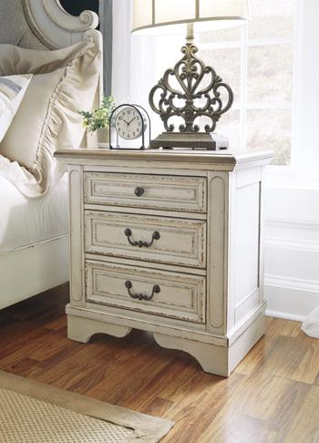 Realyn Bedroom Set - Furniture World