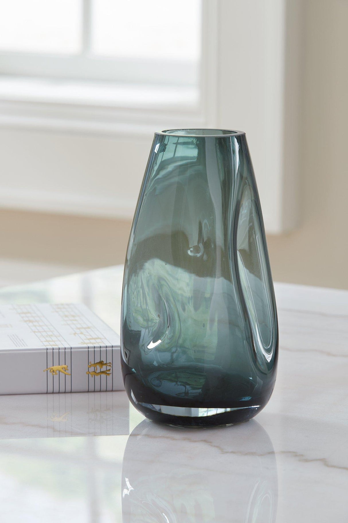 Beamund Vase - Furniture World
