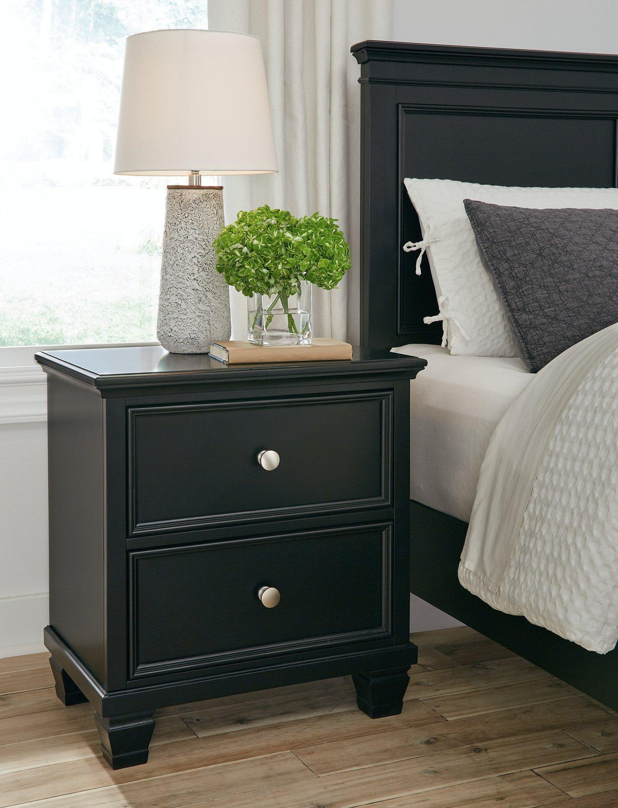 Lanolee Bedroom Set - Furniture World