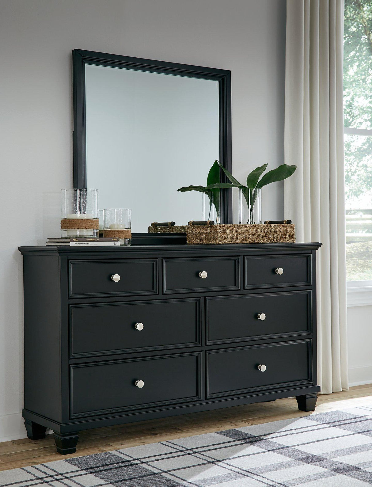 Lanolee Bedroom Set - Furniture World