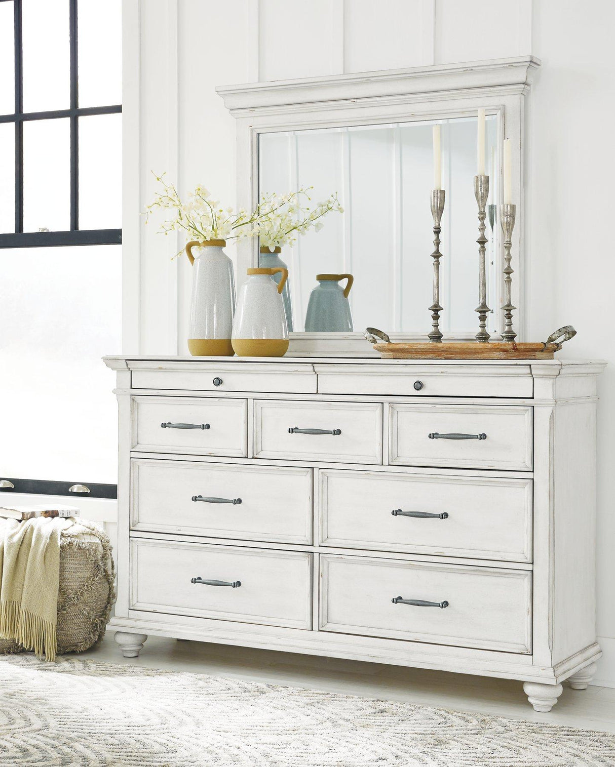 Kanwyn Bedroom Set - Furniture World