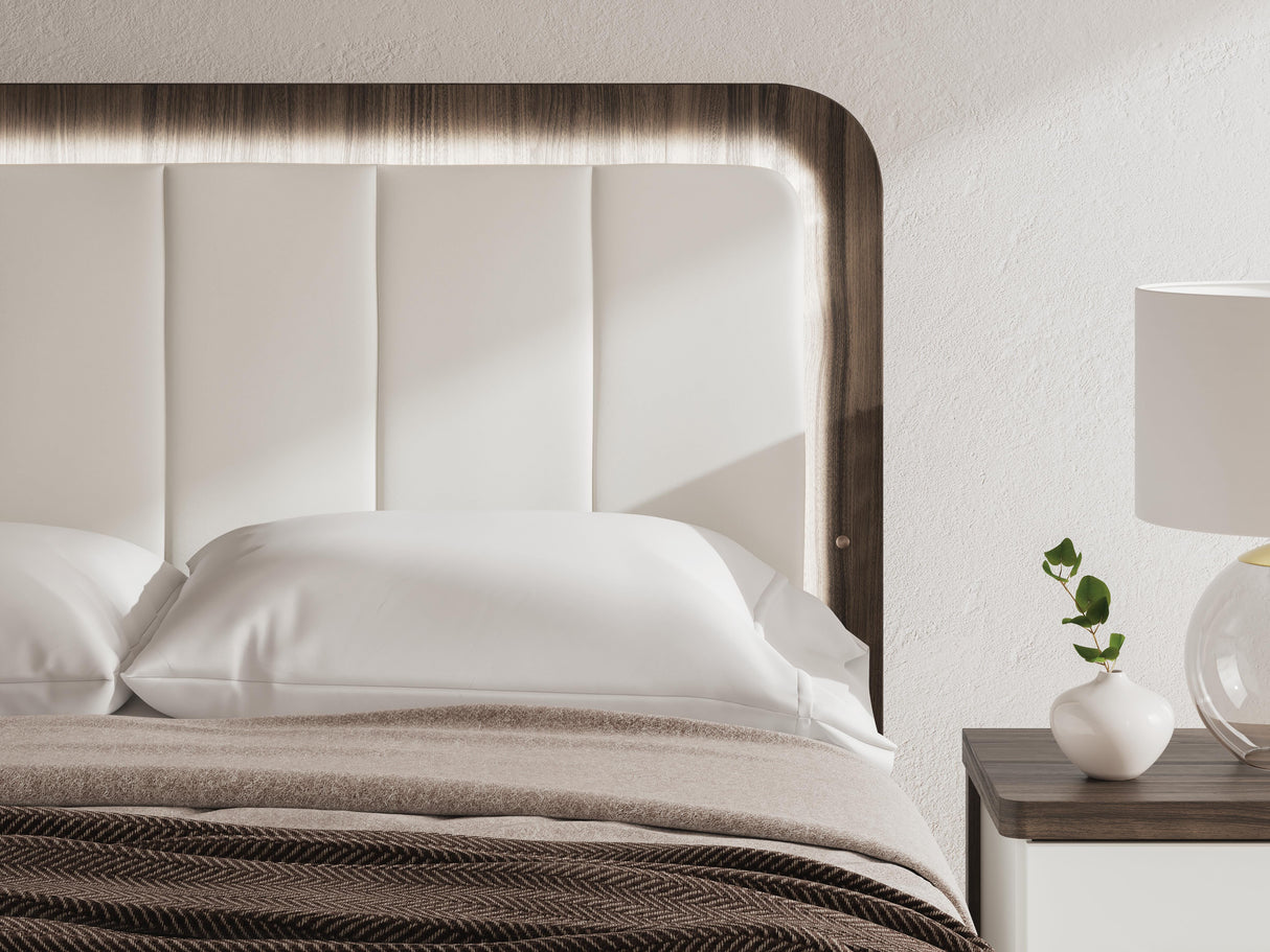 Kendanport Upholstered Bed