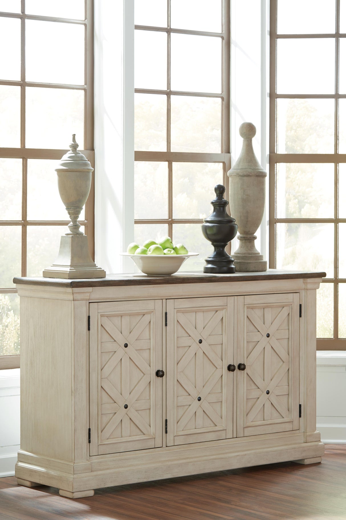 Bolanburg Dining Room Set