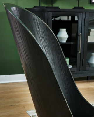 Rowanbeck Dining Package - Furniture World