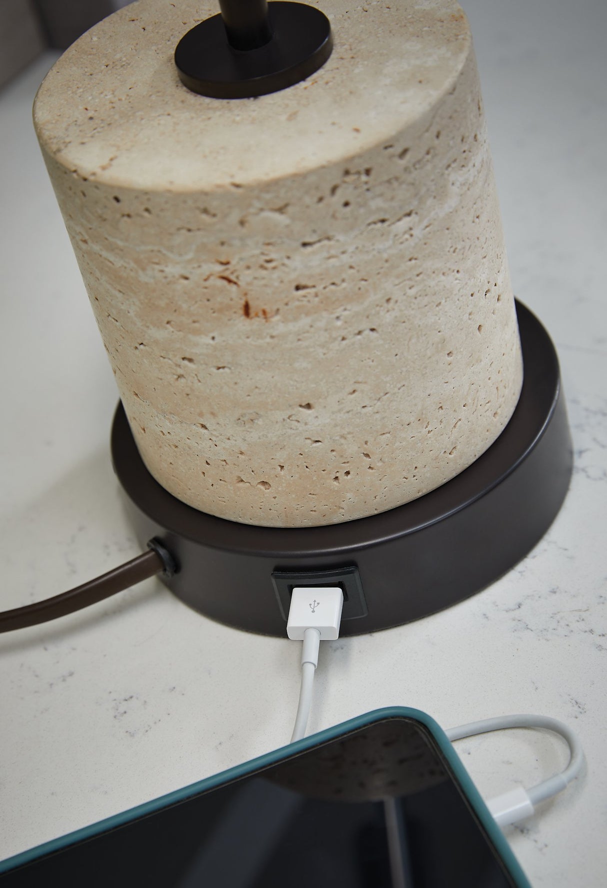 Vinmour Desk Lamp - Furniture World