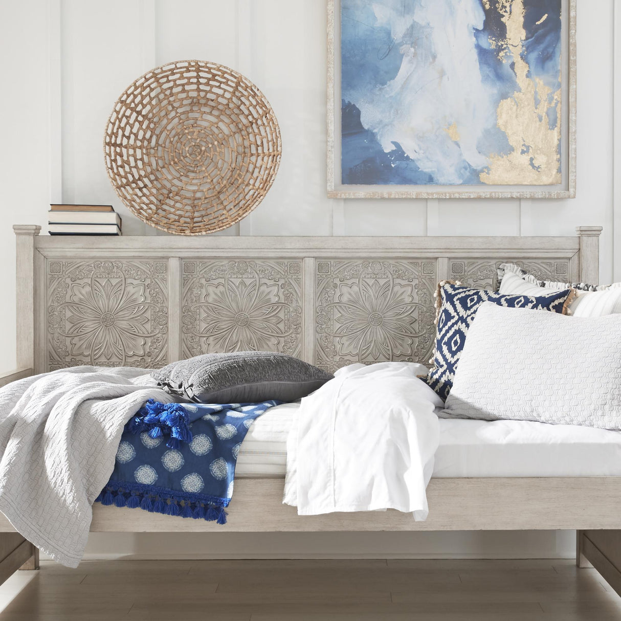 Heartland Daybed Decorative Back - Furniture World
