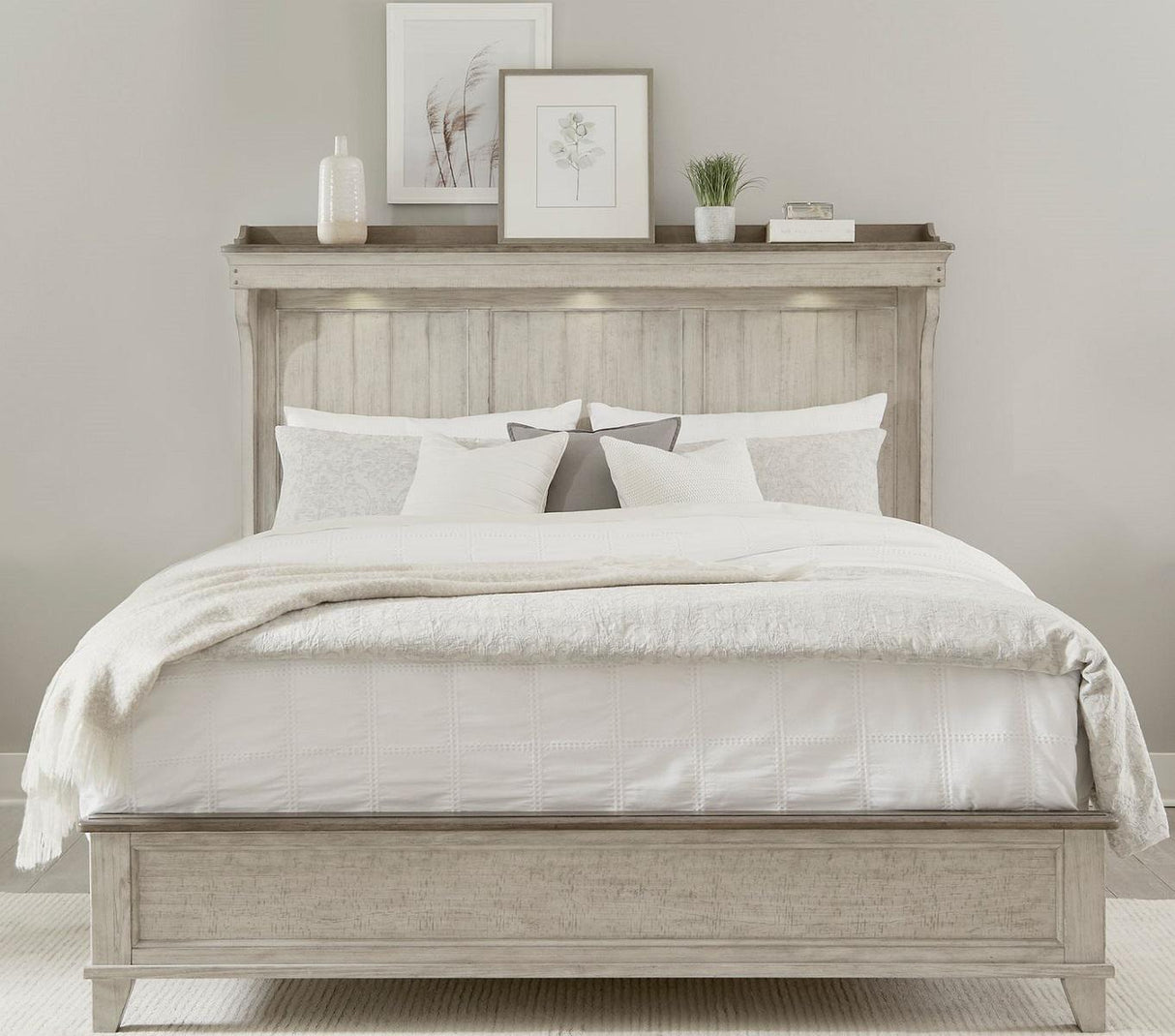 Liberty Furniture Ivy Hollow King Mantle Bed in Weathered Linen - Furniture World