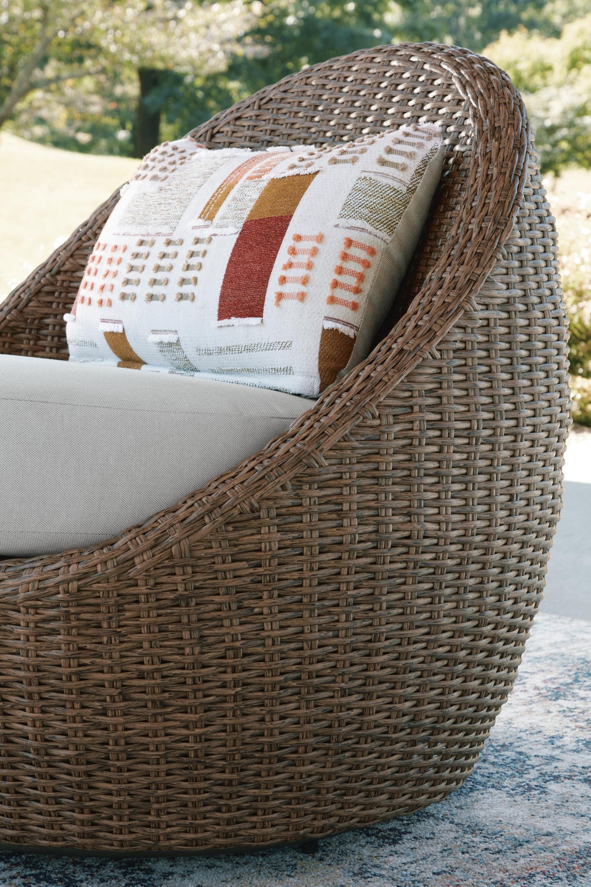 Double Point Outdoor Seating Set