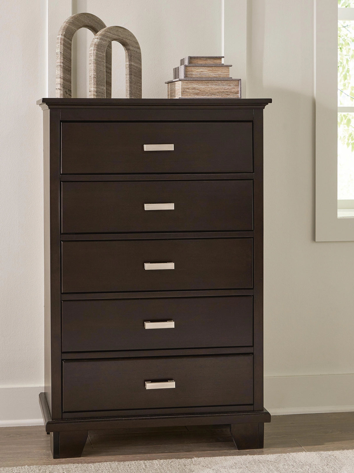 Covetown Chest of Drawers