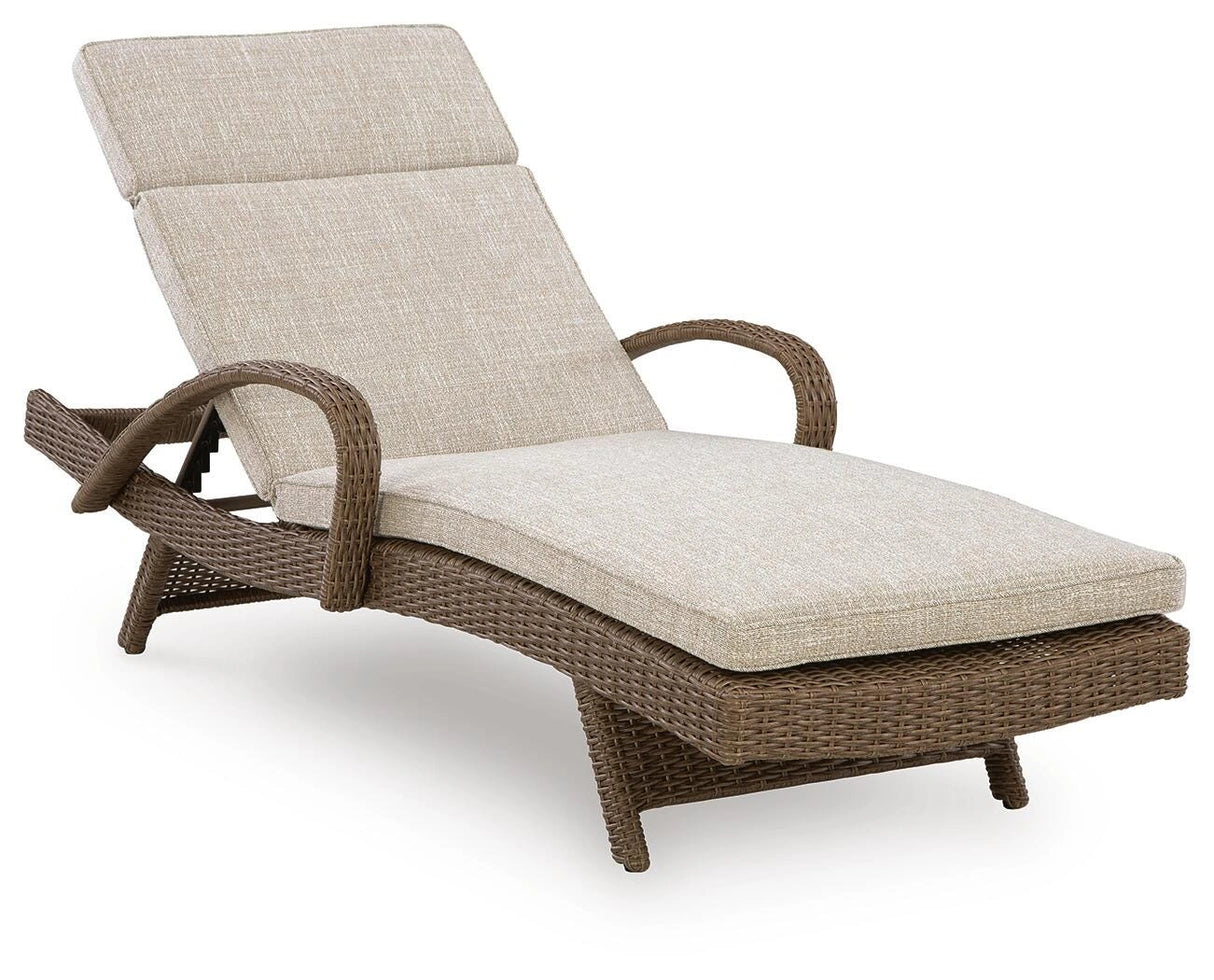 Laguna Heights Chaise Lounge with Cushion
