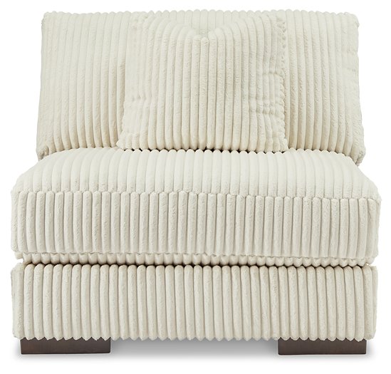 Lindyn Sectional - Furniture World