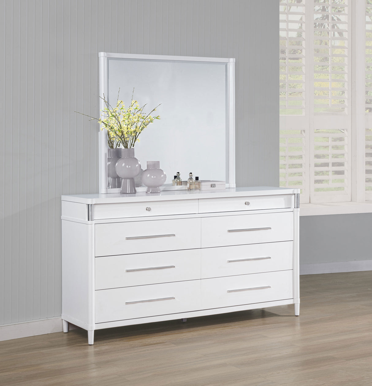 Gracemont Dresser with Mirror - Furniture World