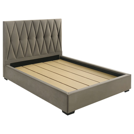 Delsea Panel Platform Bed - Furniture World