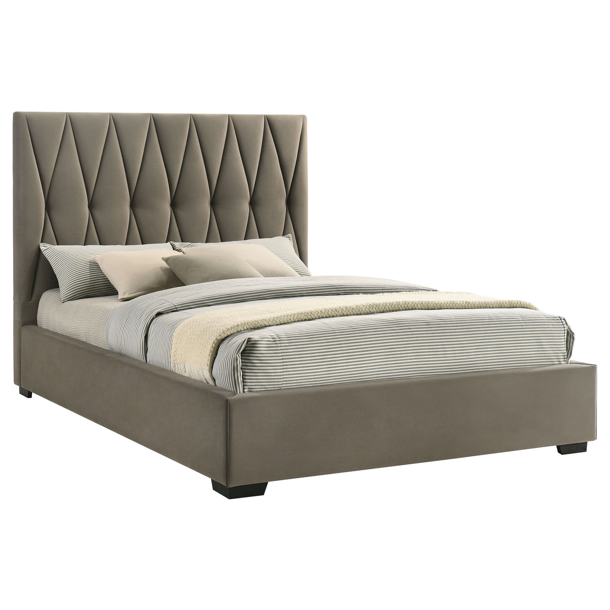 Delsea Panel Platform Bed - Furniture World