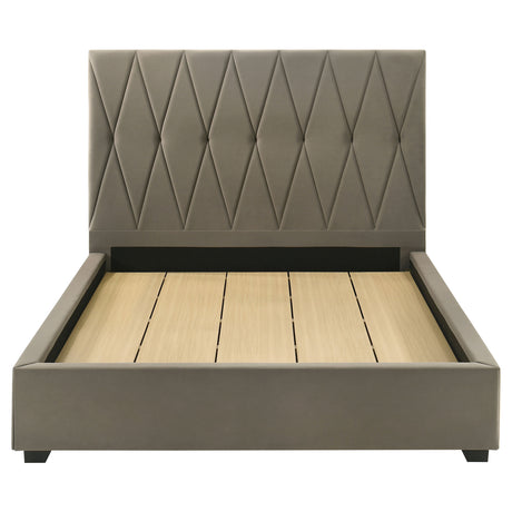 Delsea Panel Platform Bed - Furniture World