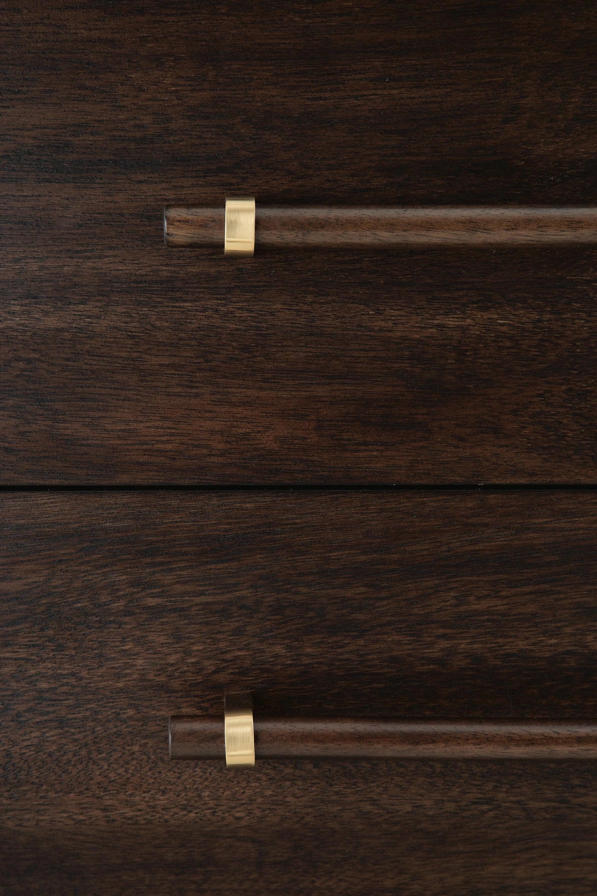 Dantenton Chest of Drawers