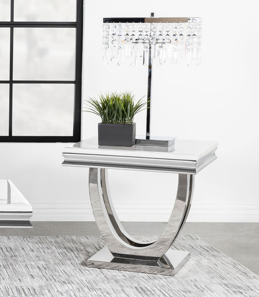 Kerwin U-base Square End Table White and Chrome - Furniture World