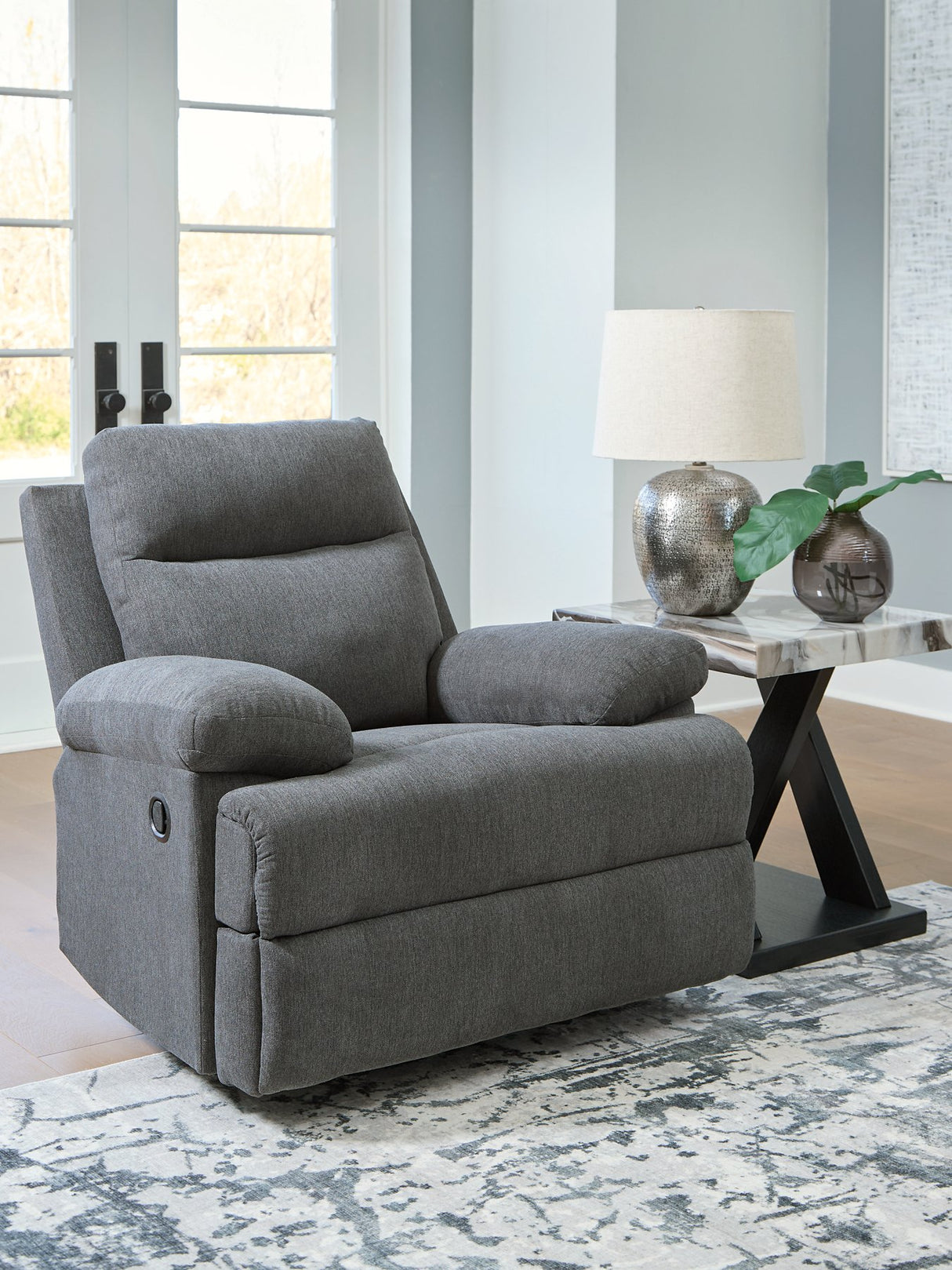 Side-Swipe Recliner - Furniture World