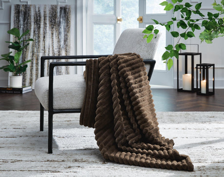Alsonwell Throw - Furniture World