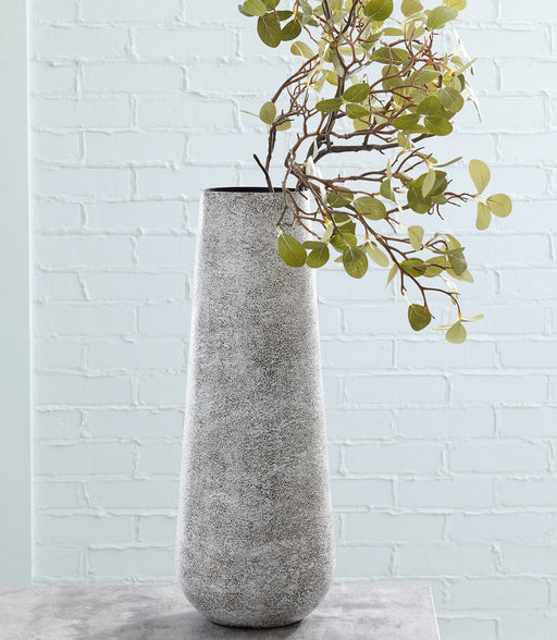 Fynn Vase - Furniture World