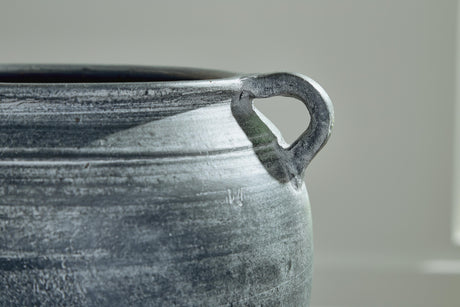 Meadie Vase - Furniture World