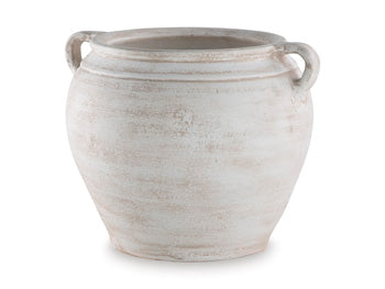 Meadie Vase - Furniture World
