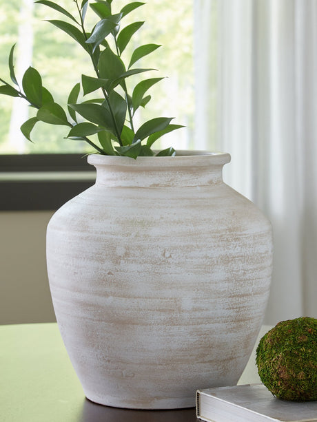 Meadie Vase - Furniture World