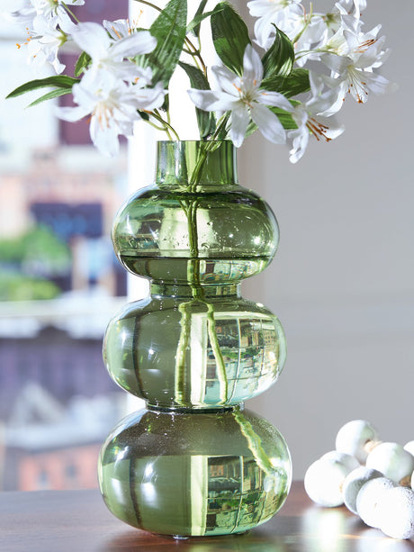 Renethorne Vase - Furniture World