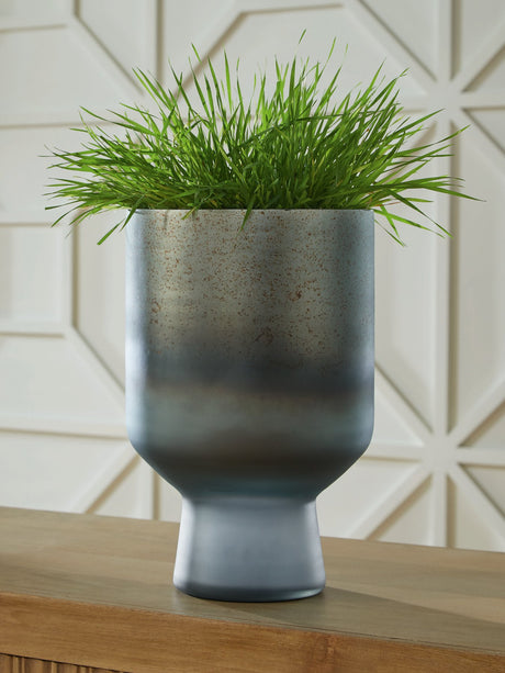 Pennmore Vase - Furniture World