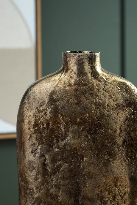 Wallmond Vase - Furniture World