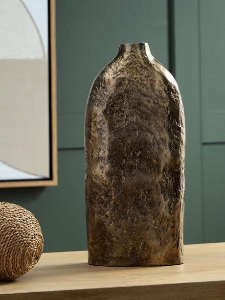 Wallmond Vase - Furniture World