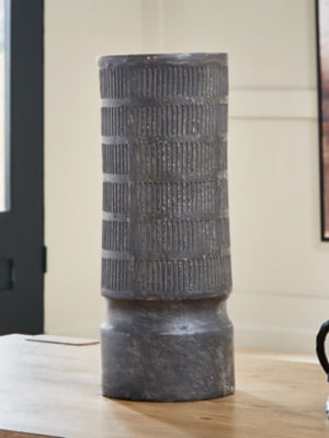 Beninworth Vase - Furniture World