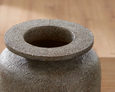 Jedwick Vase - Furniture World
