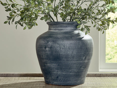 Meadie Vase - Furniture World