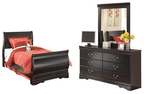 Huey Vineyard Bedroom Set - Furniture World