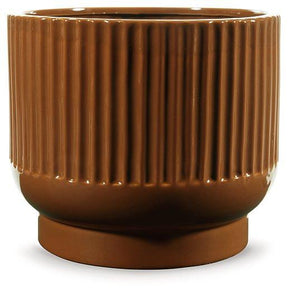 Avalyah Vase - Furniture World