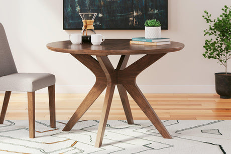 Lyncott Dining Room Set - Furniture World