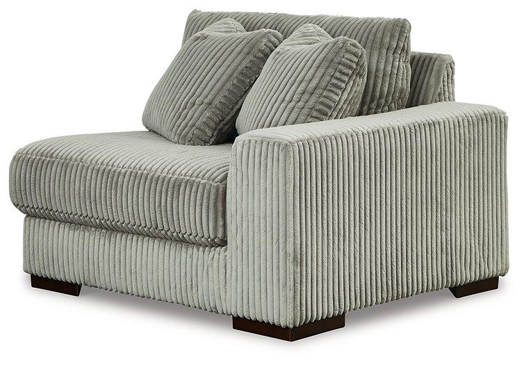 Lindyn Sectional - Furniture World