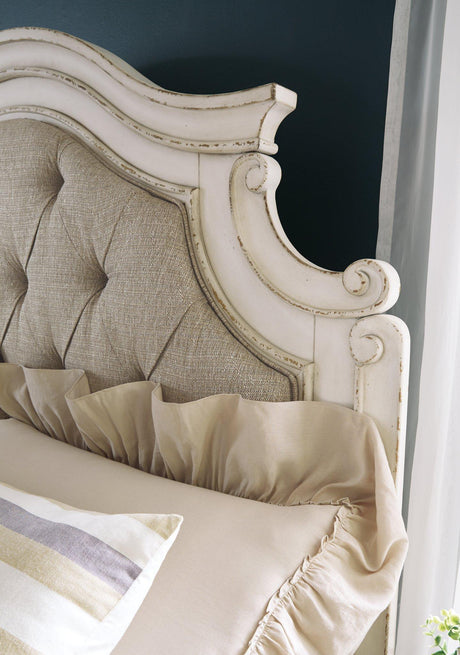 Realyn Bedroom Set - Furniture World