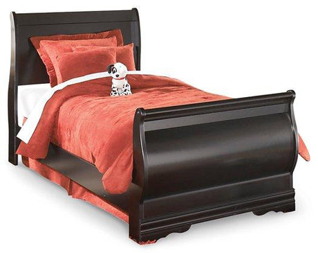 Huey Vineyard Bedroom Set - Furniture World