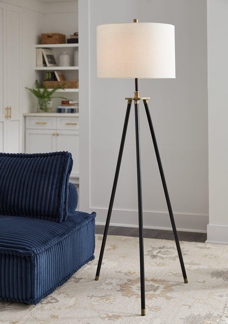 Cashner Floor Lamp - Furniture World