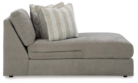 Avaliyah Sectional with Chaise - Furniture World
