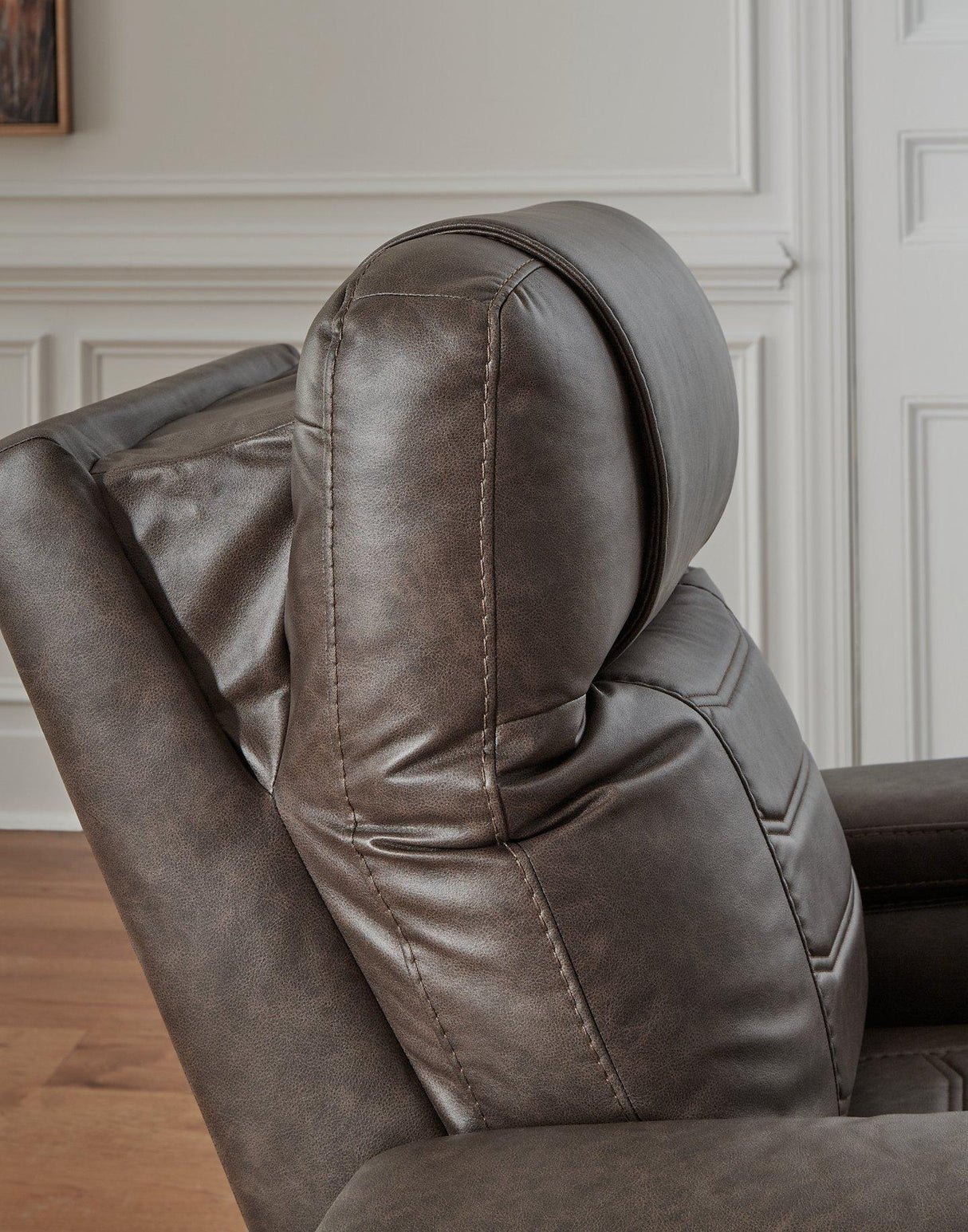 Schooner Rocks Power Recliner - Furniture World